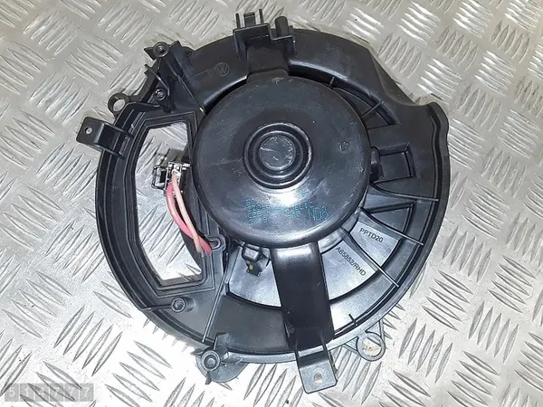 Lämmittimen puhallinmoottori Seat Ateca 2017 5q2819021a image 3