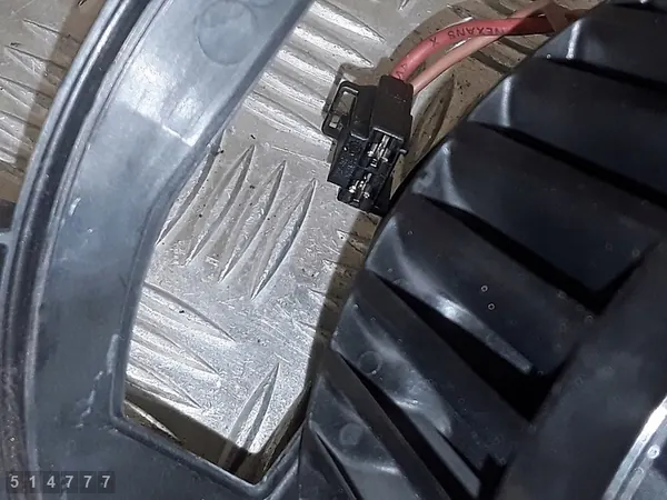 Lämmittimen puhallinmoottori Seat Ateca 2017 5q2819021a image 4