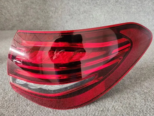 Rechter achter LED-achterlicht - Mercedes C-Klasse W205 2018-2021 image 3