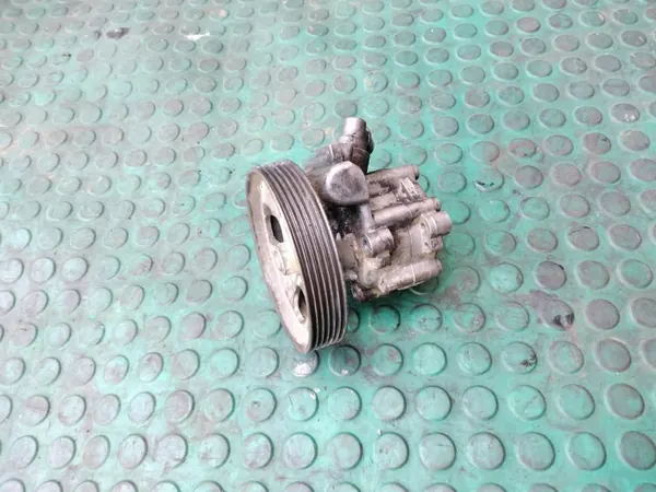 Peugeot Citroen Jumpy Scudo Expert II 1.6 HDI Servopumpe OEM 7617955568 image 3