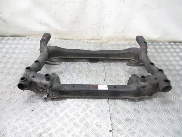 Mercedes W213 2.0 Hybrid Etukelkka OEM A2056280057105 image 2