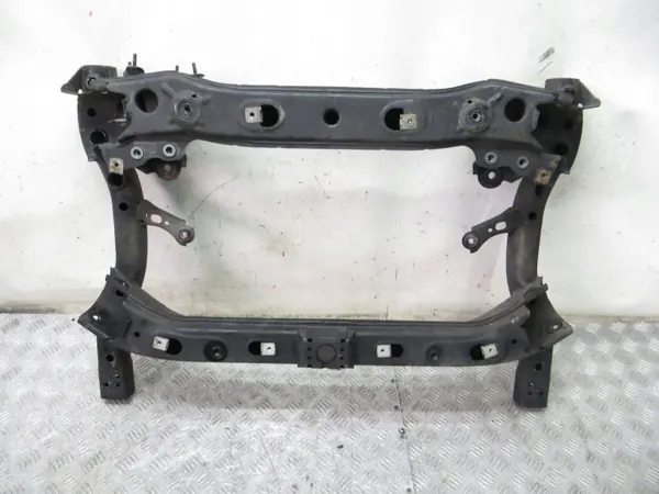 Mercedes W213 2.0 Hybrid Etukelkka OEM A2056280057105 image 4