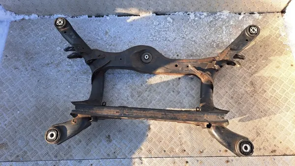 Audi A6 C7 takapalkki OEM 4G0505235AE - Käytetty image 7