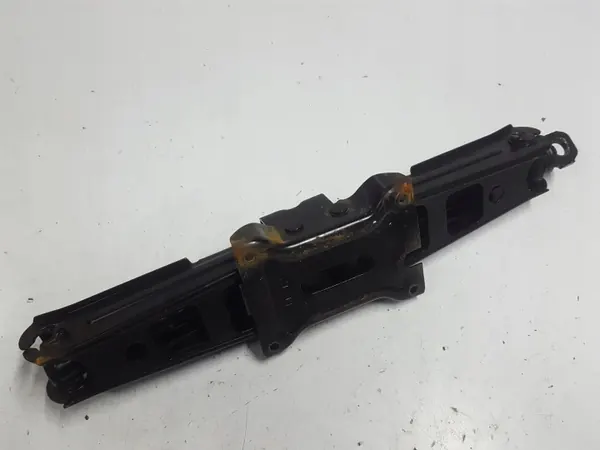 Macaco VW Golf VII OEM 5Q0011031 - Estado Usado image 3