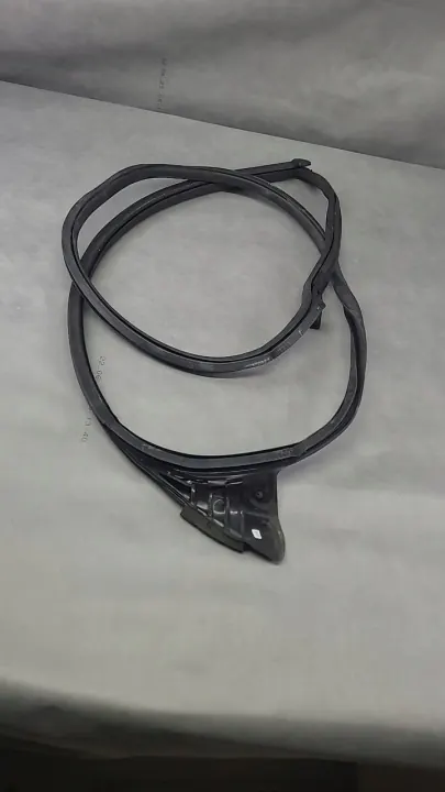 OEM 4M8831708D Rechter Voorbinnendeur Afdichting Audi Q8 image 2