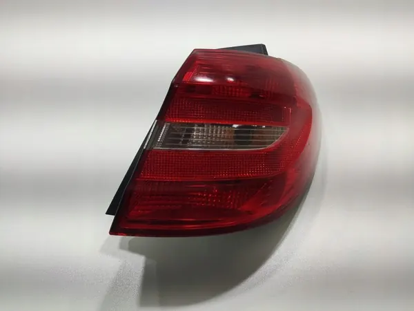 Rechter achter spatbordlamp Mercedes B-Klasse W246 2011-2014 A2468200264 image 3