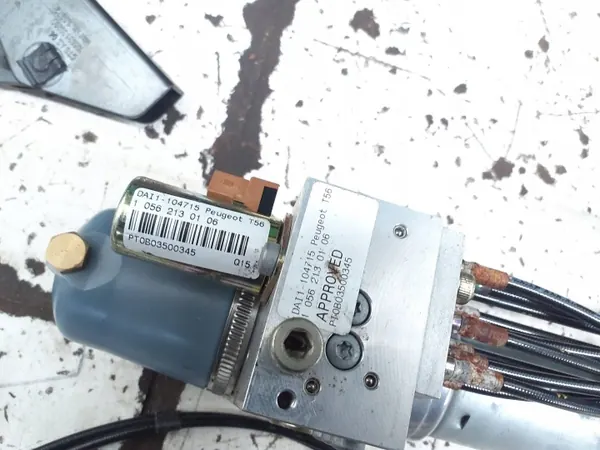 Teto Peugeot 307 CC OEM 105601502 - Usado image 9
