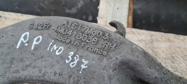 A6 C8 4K Iskunvaimentimen Kiinnike Oikea Etu 4M0413038L image 5