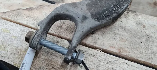 A6 C8 4K Iskunvaimentimen Kiinnike Oikea Etu 4M0413038L image 9