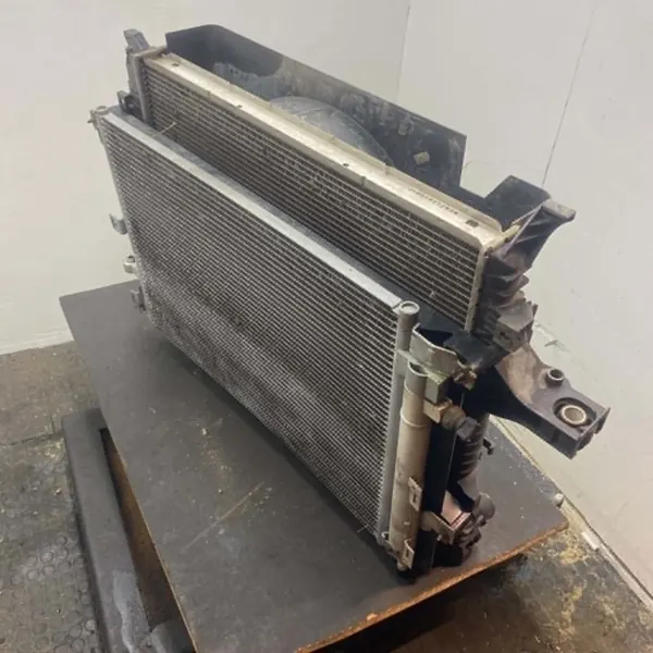 Radiator Fan Intercooler Kit XC90 I Auto OEM 31111543 image 5