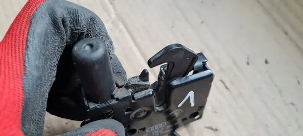 A4 B9 8W Framslåss 8W0823509 image 7