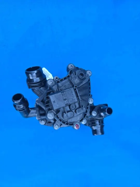 Carcasa de termostato Delante BMW F40 F45 F46 F48 F39 F54 F60 F56 image 3