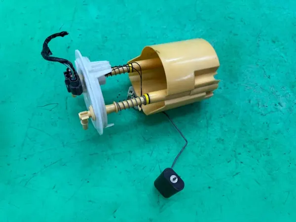 Sensor Nivel Combustible OEM 8200588627 Renault Clio III image 3