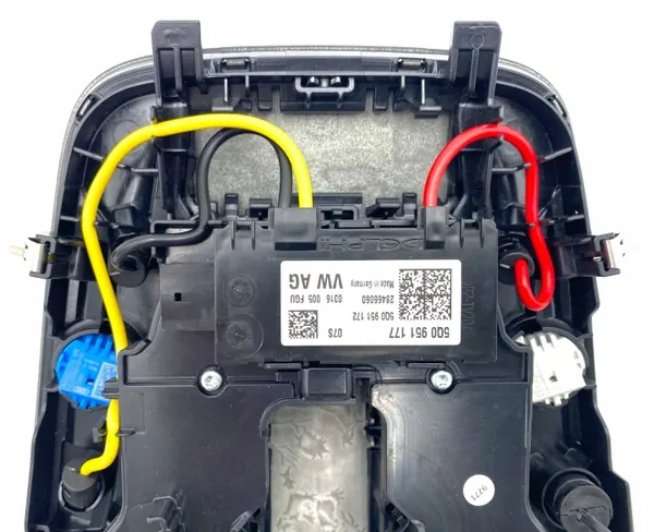 Lampe de lecture siège OEM 4K0947135 6PS Audi image 4