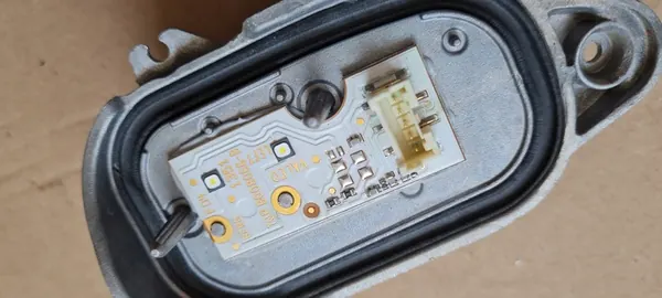 Módulo LED SQ5 8R Q5 Resistor Conversor Esquerdo 8R0941475A image 3