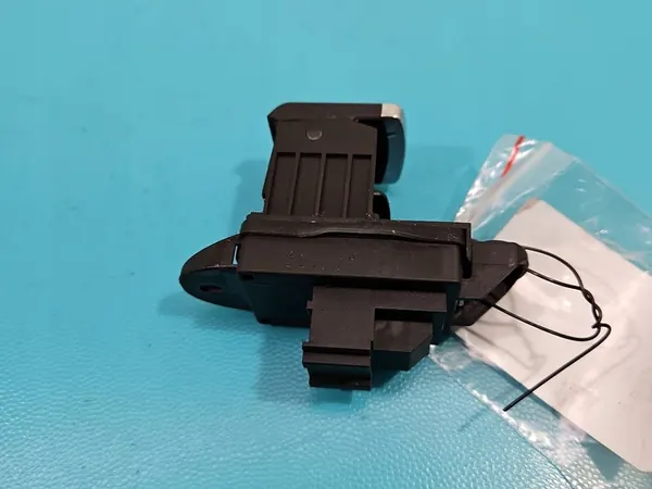 Handbremsenschalter Audi A6 C6 Lift EU image 3