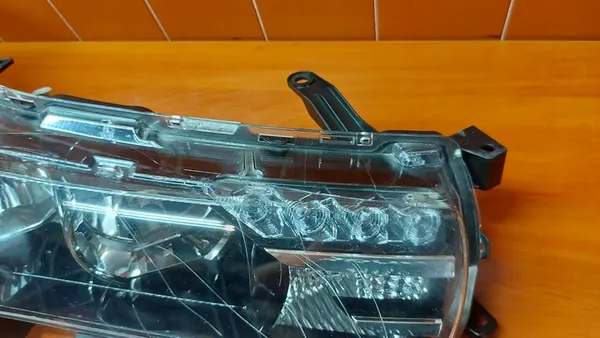 Faros Derecho Toyota Corolla E16 E18 13-16 image 3