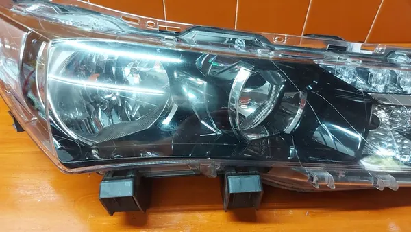 Faros Derecho Toyota Corolla E16 E18 13-16 image 4