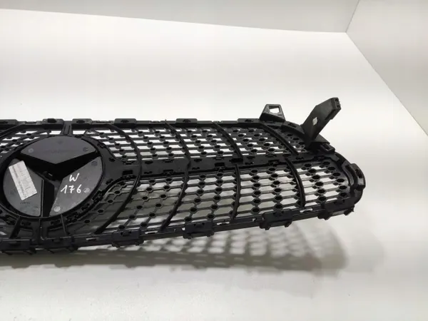 OEM A1768881760 Etupuskurin ritilä Mercedes A-Class image 9