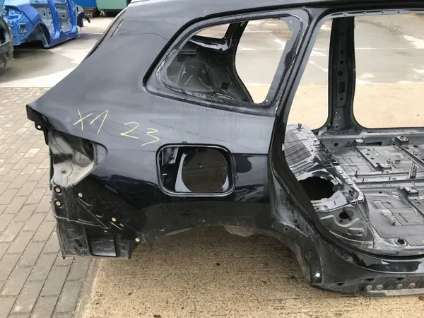 Para-lamas traseiro direito BMW U11 preto image 2