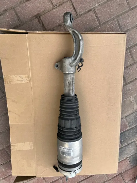 Maserati Levante fram höger luftfjädring OEM 06701062620 image 2