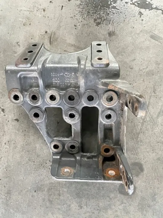 Support de cadre Mercedes Actros OEM A9603120333 image 2