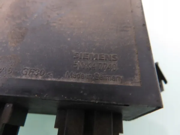 OEM 030906027E Begagnad VW Polo III 6N1 1.0 Styrenhet image 4
