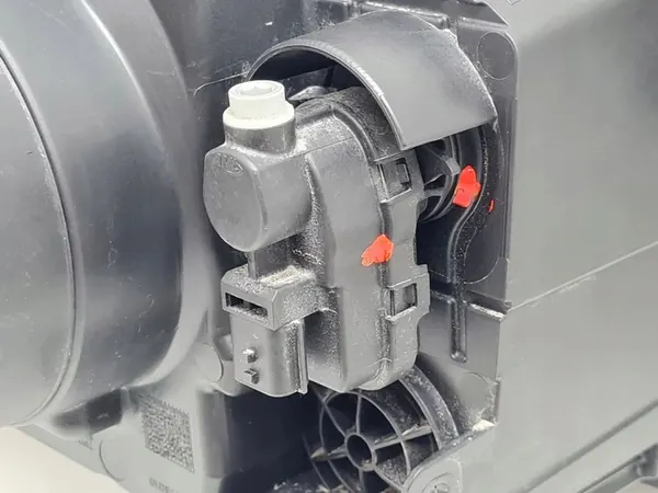 Vasen ajovalaisin Renault Trafic III 2017 260600500R image 9