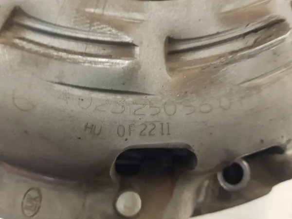 Kaksimassainen vauhtipyörä Mercedes W212 W218 W204 W207 2.2 CDI image 10