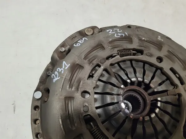 Kaksimassainen vauhtipyörä Mercedes W212 W218 W204 W207 2.2 CDI image 3