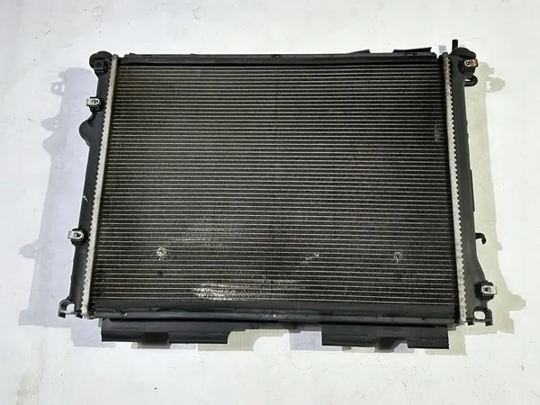 Radiador de agua Dodge Challenger 6.1 6.4 2008+ OEM 68050126AA image 4
