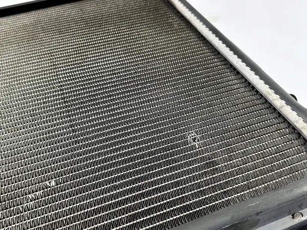 Radiador de agua Dodge Challenger 6.1 6.4 2008+ OEM 68050126AA image 7