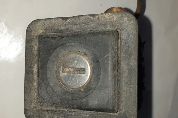 Bagagelås VW PASSAT VARIANT B3/B4 357827571D image 2