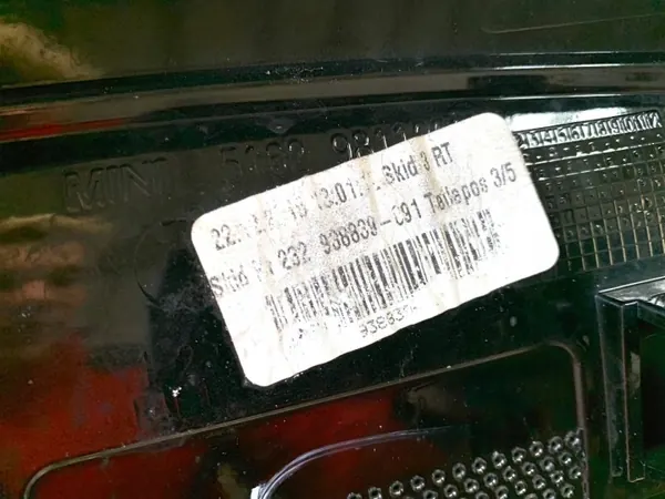 OEM 9811202 takaspoileri MINI Countryman R60:lle image 4