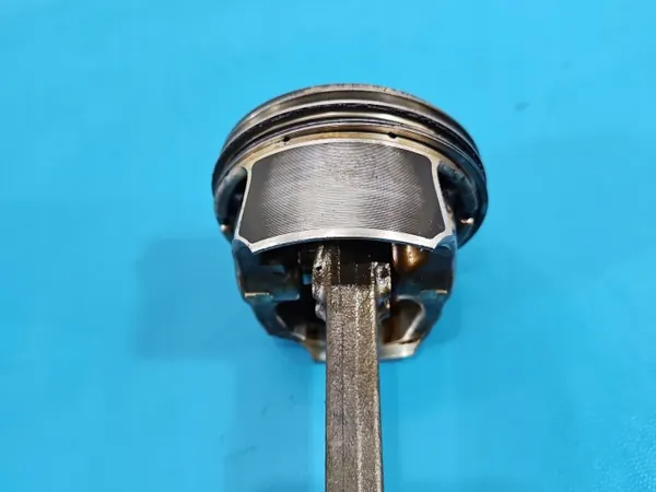 Piston & Bielle d'Occasion pour VW Passat B7 2.0 TSI image 3
