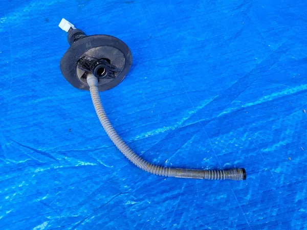 OPEL Astra K Kytkinpumppu Letkulla 55500102 55583106 image 2