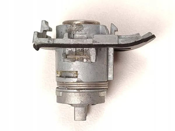 Ford OEM DS7AF21991 dörrlåsinsats vänster fram image 4