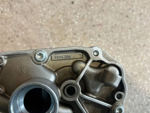 Pompe à huile BMW M3 F80 d'occasion OEM 7846388 image 8