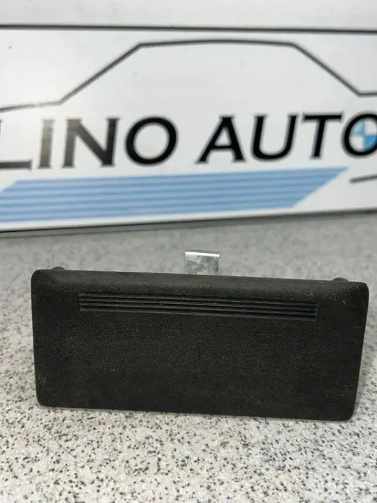 BMW E34 Hintertür-Aschenbecher OEM 51161944662 image 2