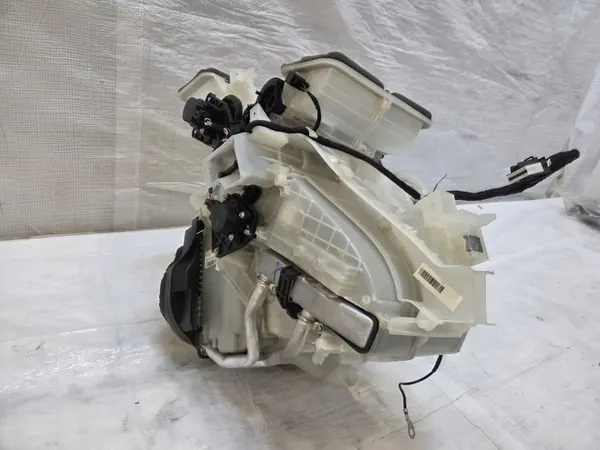 Soplador calefactor Opel Adam OEM 13474884 - Usado image 3