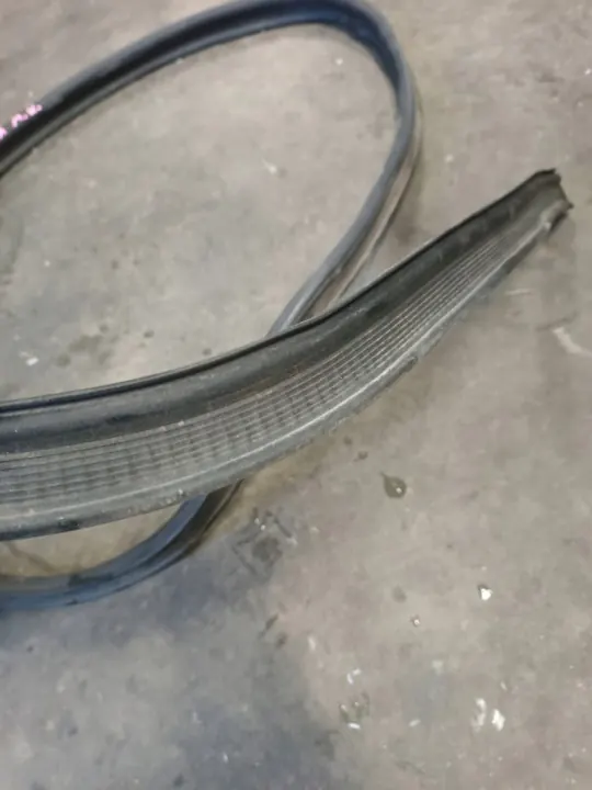 Dodge Challenger bagageluckstätning OEM Challenger Uszczelka Klapy image 5