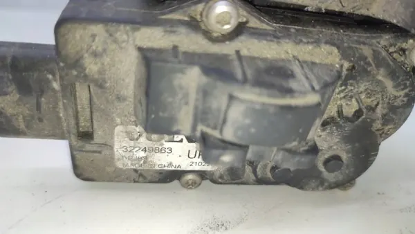 Vattencirkulationspumpsventil OEM 32249863 - Begagnad image 4