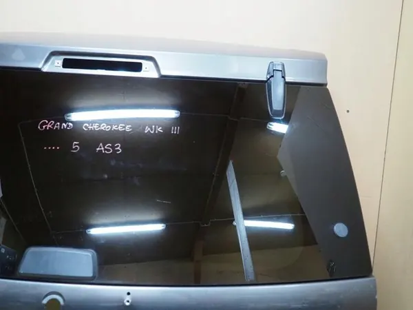Takaluukku Jeep Grand Cherokee WK III 2005 image 3