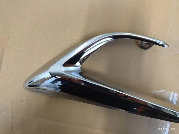 OEM 52724-02030 Takapuskurin Lista Vasen Kromi Käytetty image 4