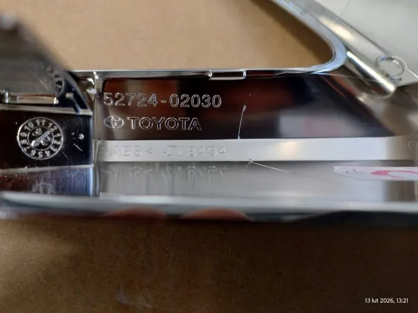 OEM 52724-02030 Takapuskurin Lista Vasen Kromi Käytetty image 6
