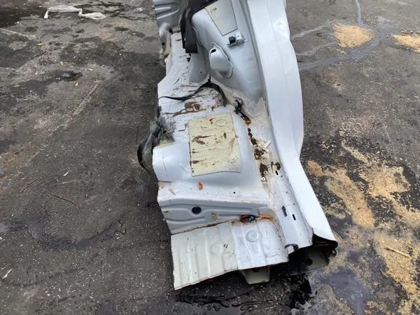 Painel lateral traseiro esquerdo MG ZS EV 2022 OEM 217632 image 4