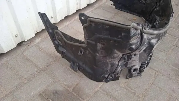 Pièce de chambre moteur Mercedes-Benz OEM A2056200040 image 4