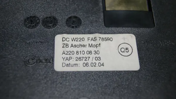 Cinzeiro Mercedes-Benz Classe S W220 OEM A2208100830 image 8