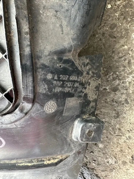 MERCEDES E C207 W207 Parafango Anteriore Sinistro A2076902430 image 3