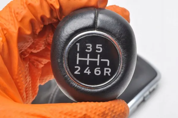 Pomo de cambios Ford Puma MK2 OEM 356787 - Usado image 5